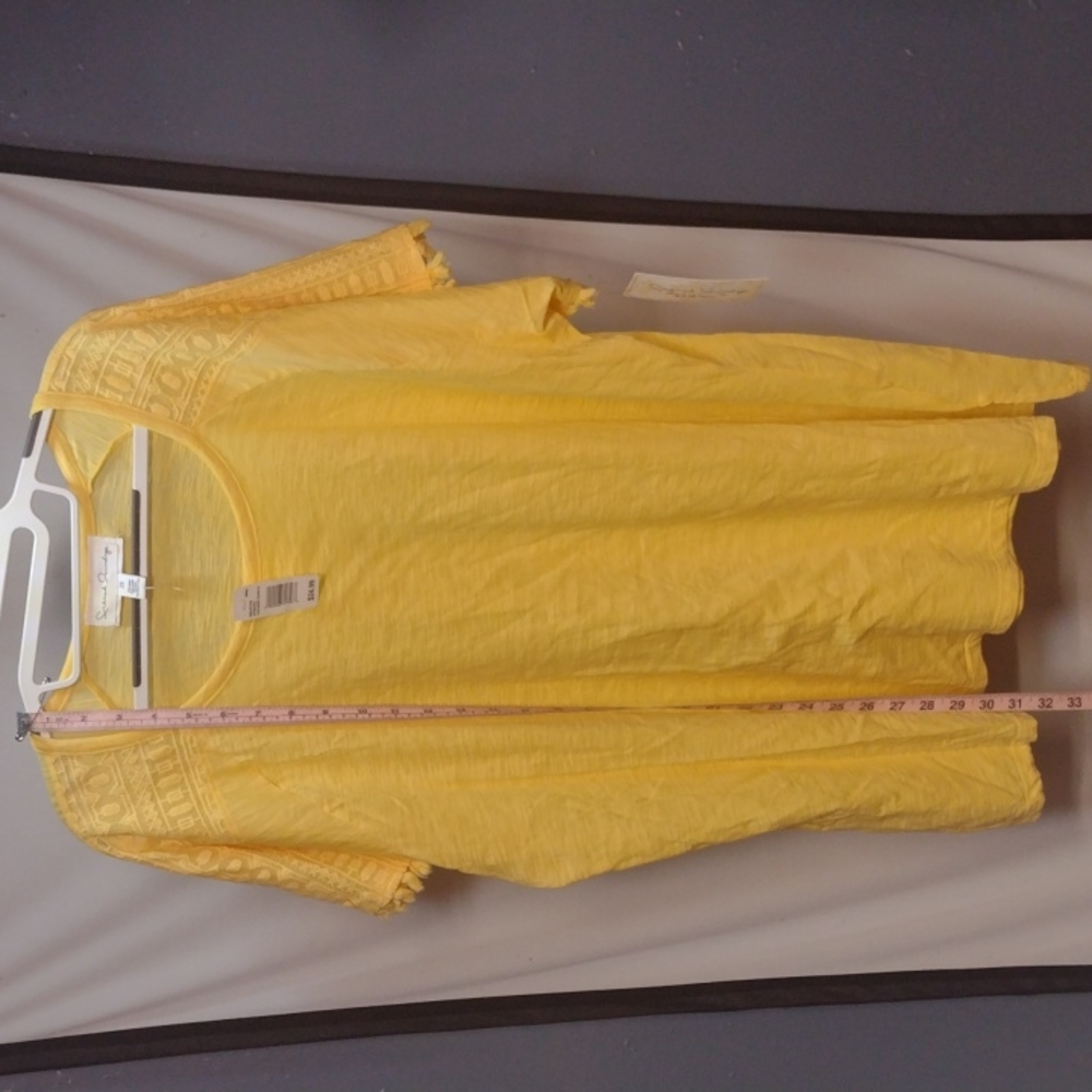 Light yellow top
